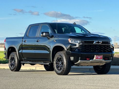 Used 2026 Chevrolet Silverado 1500 ZR2 w/ LPO, Dark Essentials Package image 2