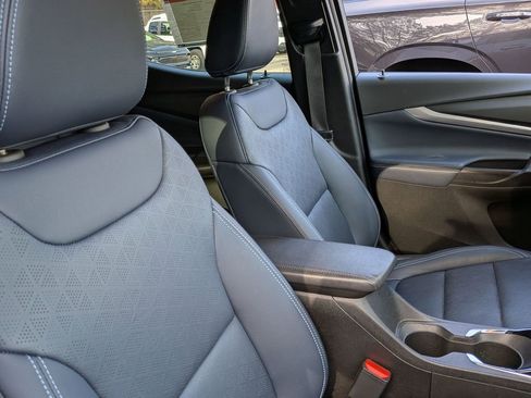 Used 2023 Chevrolet Bolt EUV Premier w/ Sun & Sound Package image 32