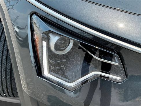 Used 2026 Kia Niro LX FWD image 27