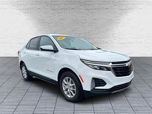 Used 2023 Chevrolet Equinox LT w/ LPO, Floor Liner Package image 7