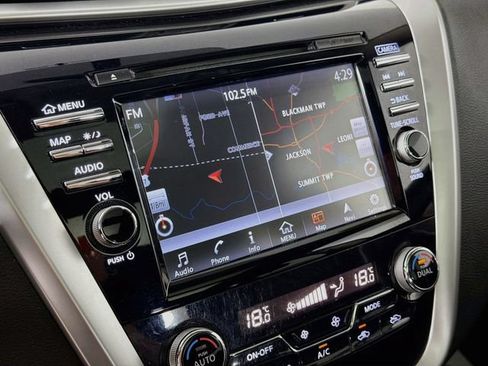 Used 2018 Nissan Murano SV AWD/4WD image 14