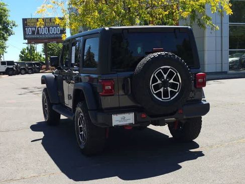 Used 2024 Jeep Wrangler Unlimited Rubicon w/ Technology Group AWD/4WD image 7