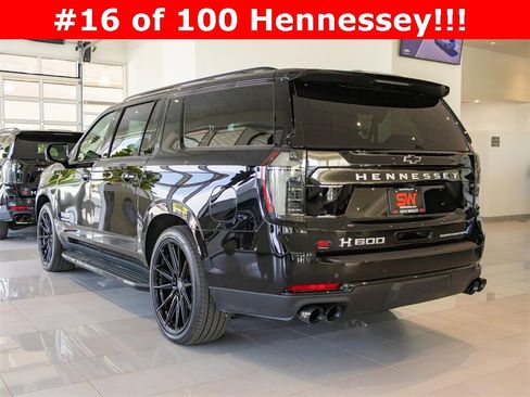 New 2025 Chevrolet Suburban RST w/ RST Capability Package image 7