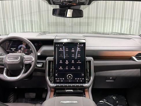 Used 2026 GMC Yukon Denali w/ Sun & Power Step Package AWD/4WD image 34