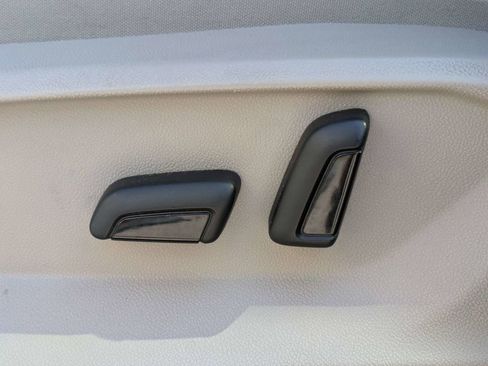 Used 2019 Volkswagen Atlas SE FWD image 28