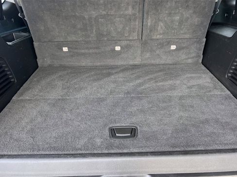 Used 2019 GMC Yukon XL Denali image 17