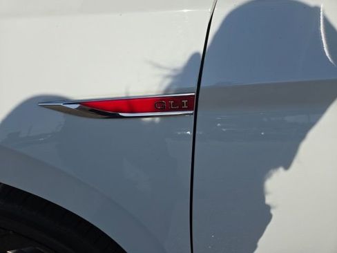 Used 2023 Volkswagen Jetta GLI Autobahn image 10
