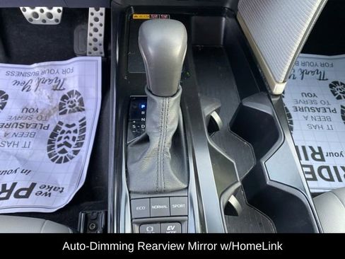 Used 2025 Toyota Camry SE w/ Convenience Package image 14