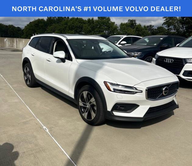 Used 2026 Volvo V60 B5 Cross Country Plus AWD/4WD image 1