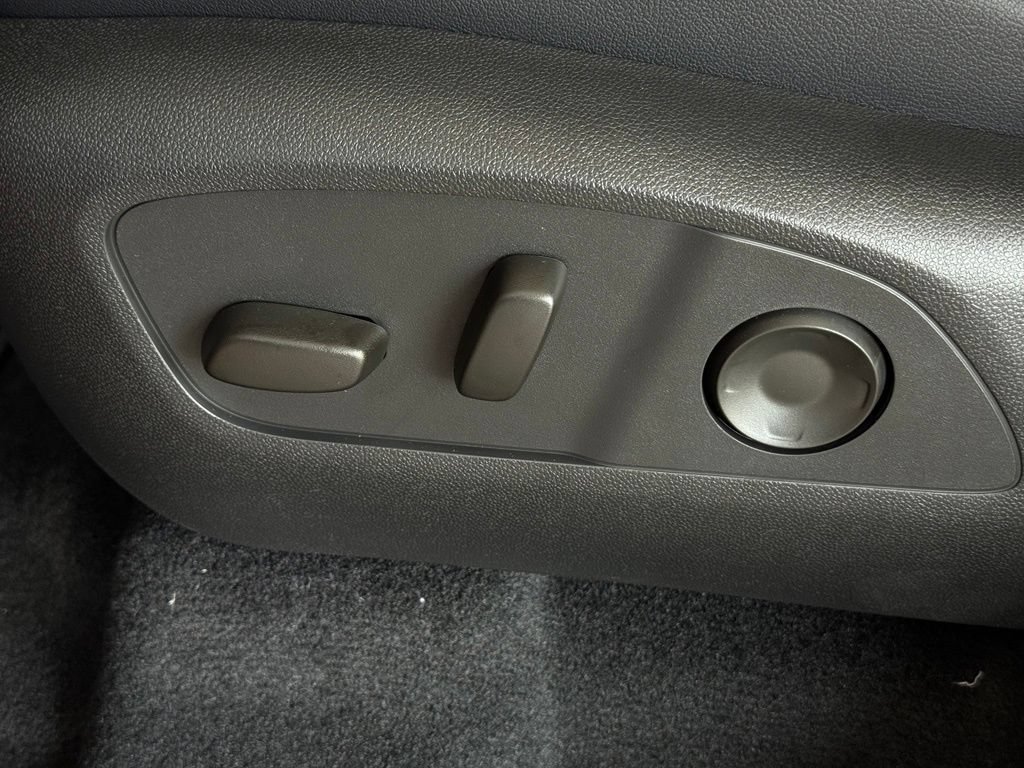 New 2026 Chevrolet Traverse High Country w/ LPO, Floor Liner Package FWD image 31