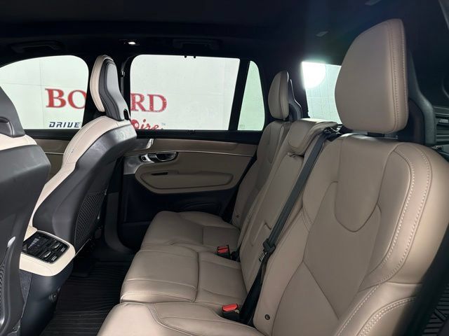 Used 2026 Volvo XC90 B6 Ultra w/ Lounge Package AWD/4WD image 23