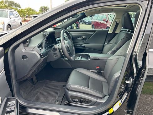 Used 2024 Lexus ES 300h w/ Premium Package FWD image 15