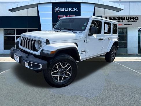 Used 2026 Jeep Wrangler Unlimited Sahara AWD/4WD image 3