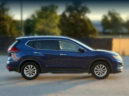 Used 2017 Nissan Rogue SV FWD image 7