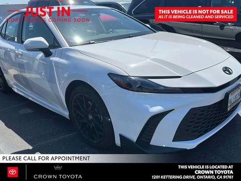 Used 2026 Toyota Camry SE FWD image 3