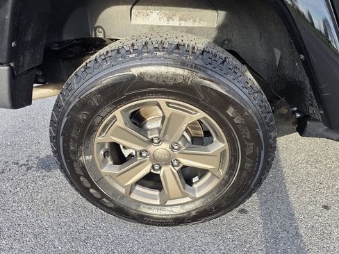 Used 2018 Jeep Wrangler Unlimited Sport image 30