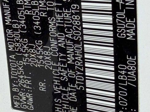 Used 2020 Toyota Highlander Limited image 26