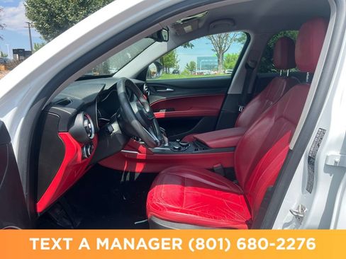 Used 2018 Alfa Romeo Stelvio AWD image 11