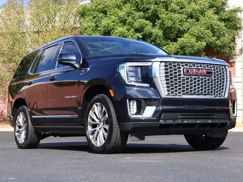 Used 2021 GMC Yukon Denali w/ Denali Premium Package image 1