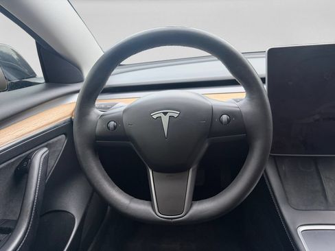 Used 2023 Tesla Model 3 Standard Range RWD image 12
