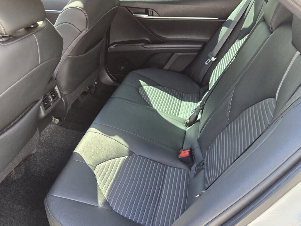 Used 2022 Toyota Camry SE w/ Audio Upgrade Package FWD image 12