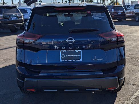 Certified 2025 Nissan Rogue SL image 3
