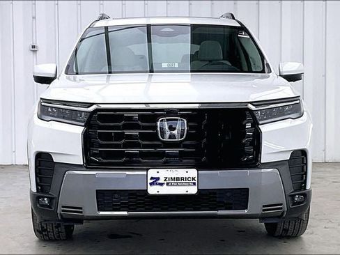 New 2026 Honda Pilot Touring image 3