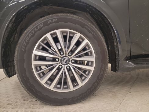 Used 2022 Nissan Armada SL w/ Captain's Chairs Package RWD image 9