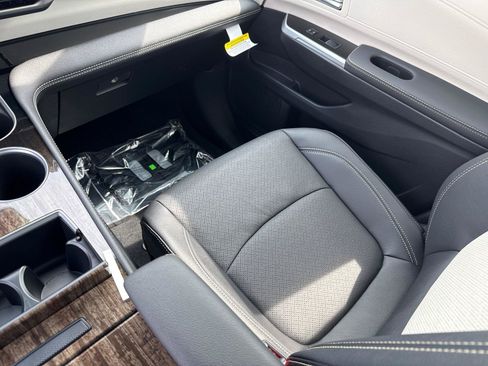 Used 2026 Toyota Sienna Platinum AWD/4WD image 30