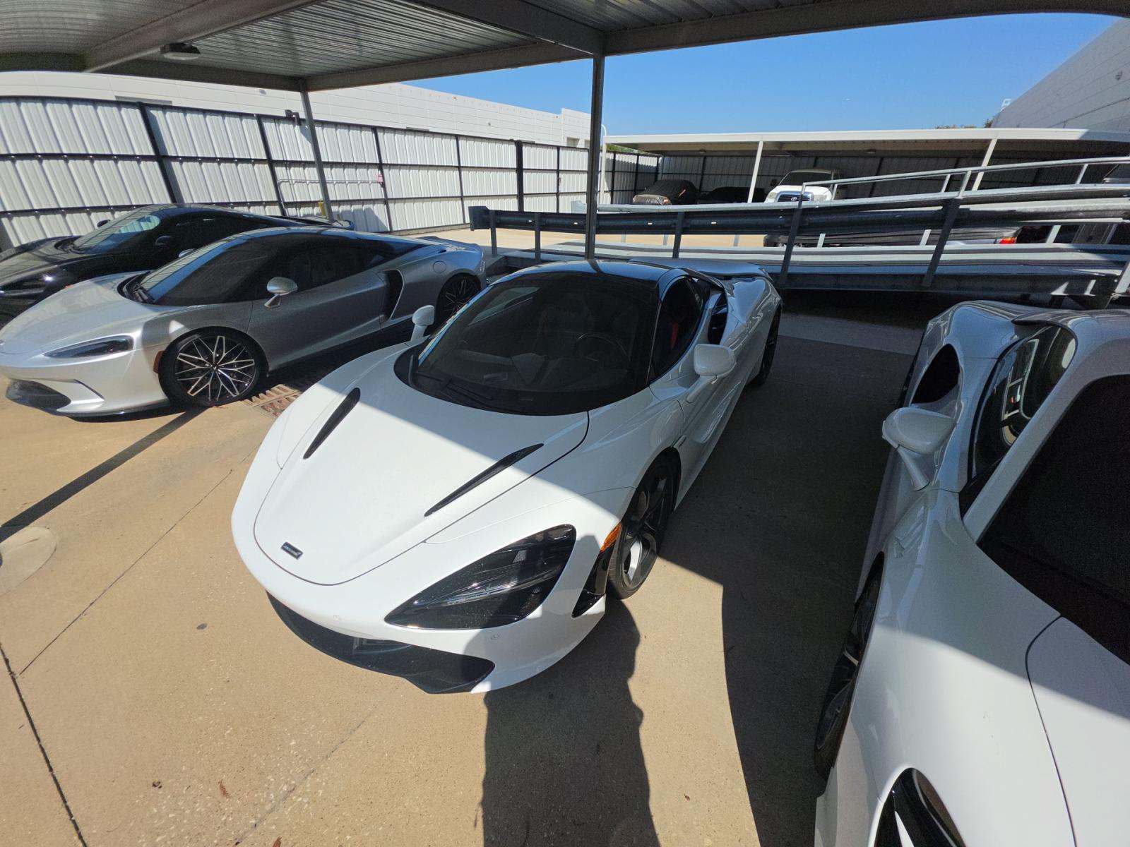 Used 2022 McLaren 720S Spider RWD image 1