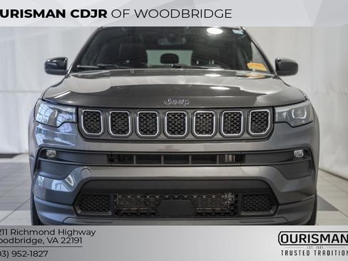 Used 2023 Jeep Compass Latitude w/ Sun and Sound Group AWD/4WD image 2