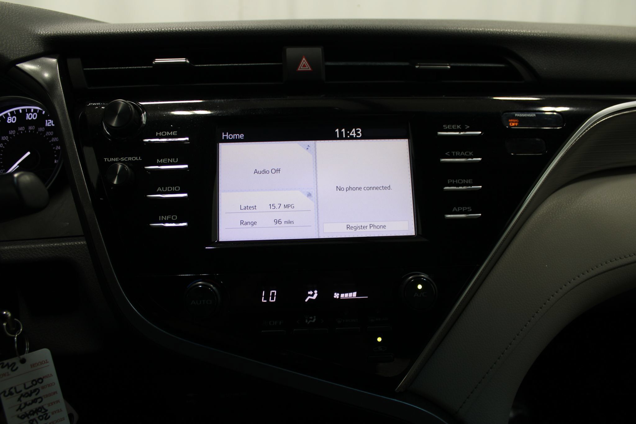 Used 2018 Toyota Camry SE FWD image 30