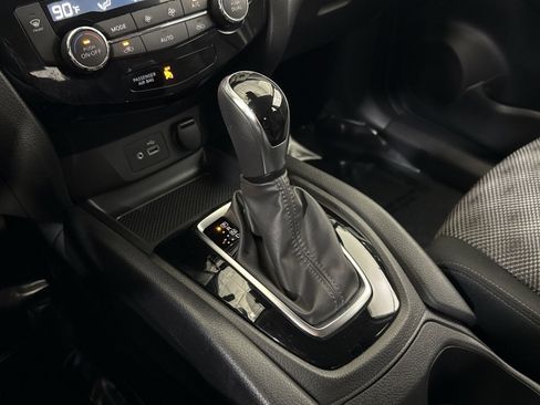 Used 2022 Nissan Rogue Sport SV image 30