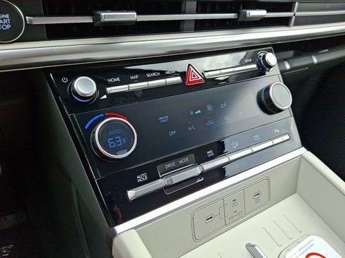 New 2026 Hyundai Santa Fe SE image 12