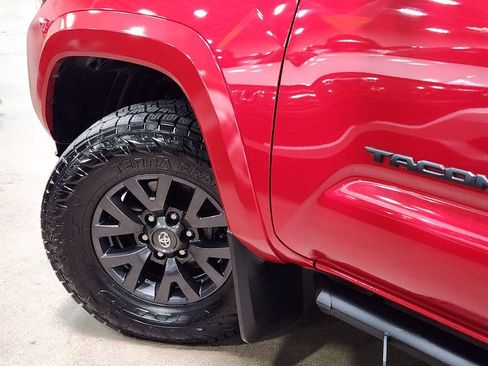 Used 2022 Toyota Tacoma SR5 RWD image 23