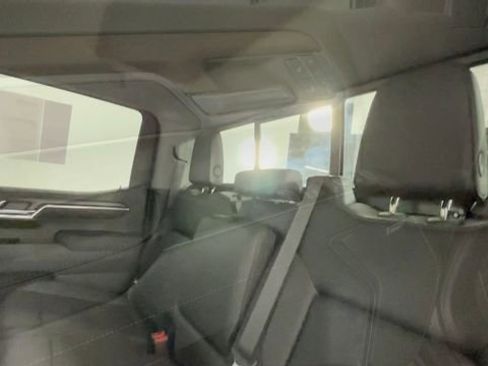 Used 2023 GMC Sierra 1500 SLT w/ SLT Convenience Package AWD/4WD image 19