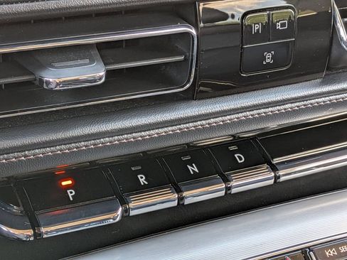 Used 2024 Lincoln Aviator AWD image 19