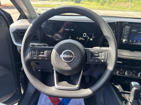 Certified 2025 Nissan Kicks S AWD/4WD image 21