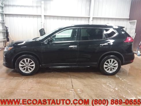 Used 2017 Nissan Rogue SV image 6