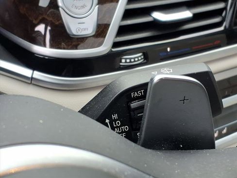 Used 2021 BMW 750i xDrive w/ Executive Package image 19