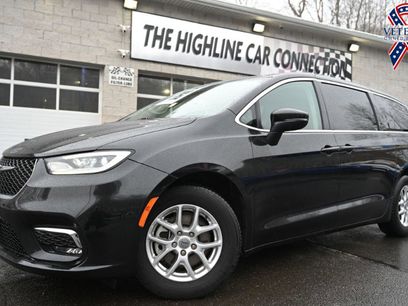 Used 2023 Chrysler Pacifica Touring-L