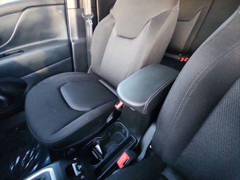 Certified 2023 Jeep Renegade Latitude image 22