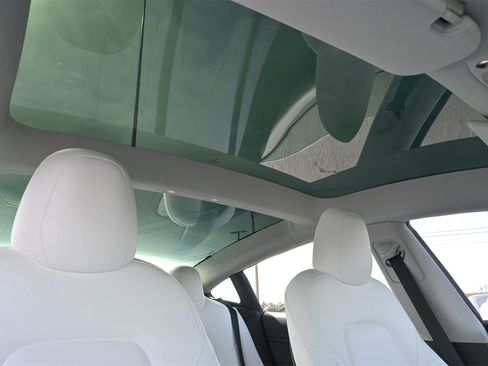 Used 2023 Tesla Model 3 Performance image 24