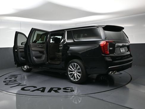 Used 2021 GMC Yukon XL Denali w/ Denali Premium Package AWD/4WD image 29