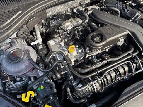 Used 2025 Volkswagen Jetta SE FWD image 78
