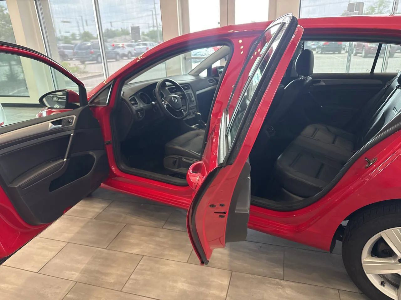 Used 2017 Volkswagen Golf Wolfsburg Edition FWD image 11