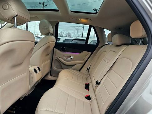 Used 2020 Mercedes-Benz GLC 300 GLC 300 image 21