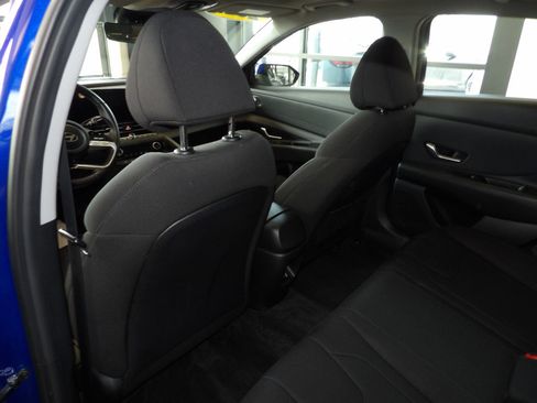 Used 2025 Hyundai Elantra SEL image 22