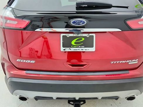 Used 2020 Ford Edge Titanium w/ Equipment Group 301A FWD image 11