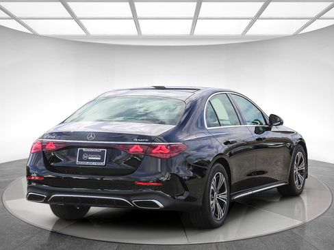 New 2024 Mercedes-Benz E 350 4MATIC Sedan image 6